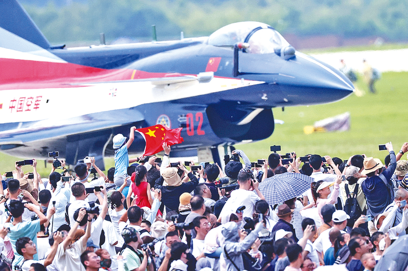 17C美女尿口长春航空展迎来首个公众日